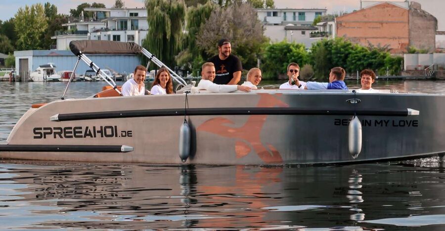 Berlin: Electric Boat Rental for self-driving 2 hrs - Key highlights worth knowing