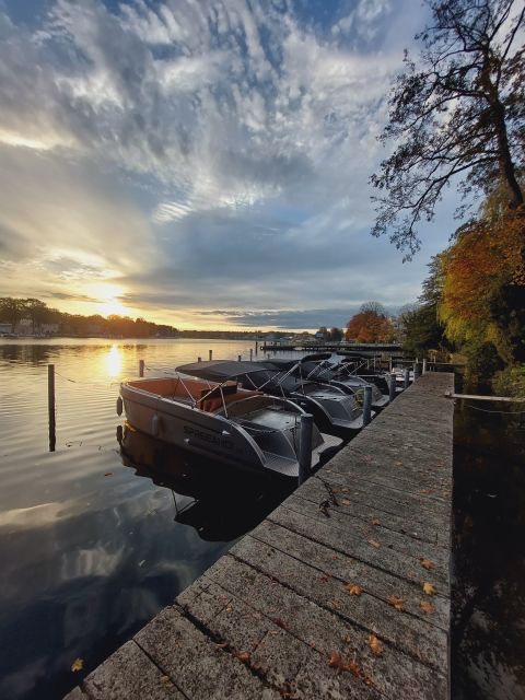 Berlin: Electric Boat Rental for self-driving 2 hrs - The route: Dahme water with Treptow, Kreuzberg, Rummelsburg