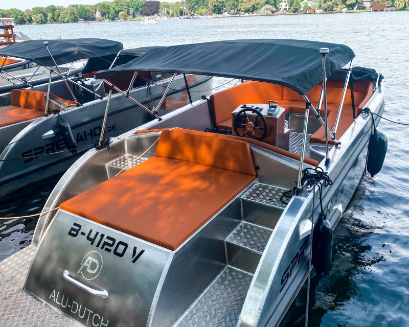 Berlin: Electric Boat Rental for self-driving 2 hrs - Privacy for friends, family, and dog lovers