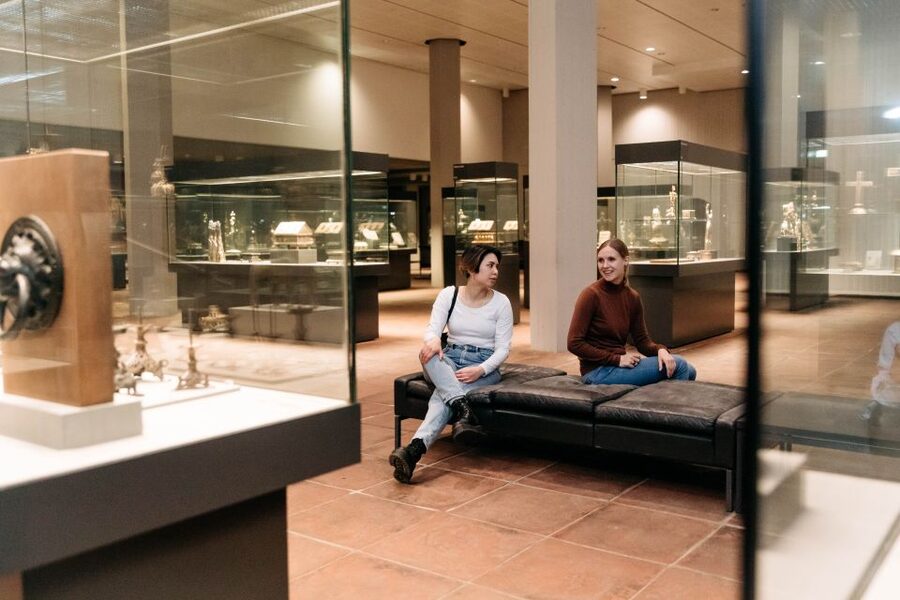 Berlin: Entry Ticket To The Kunstgewerbemuseum - What you will actually see: reliquaries, wood, glass, silver, and fashion details