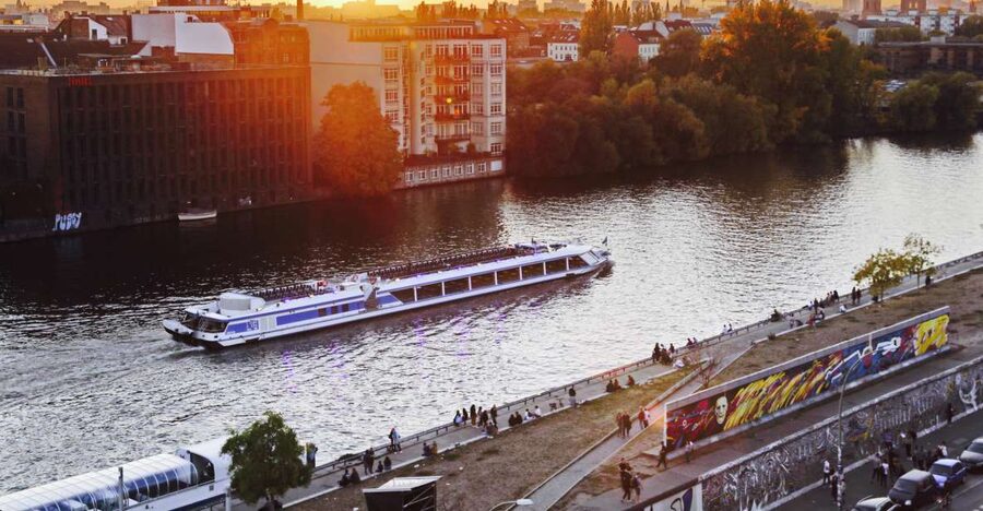 Berlin: Evening City Sightseeing Cruise - The Real Value Of a Spree Cruise At Night