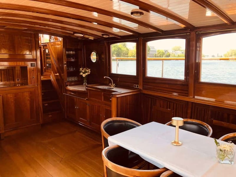 Berlin: Evening Yacht Cruise with Aperitif & Dinner Upgrade - FAQ