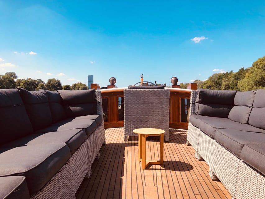 Berlin: Evening Yacht Cruise with Aperitif & Dinner Upgrade - Who This Yacht Cruise Fits Best
