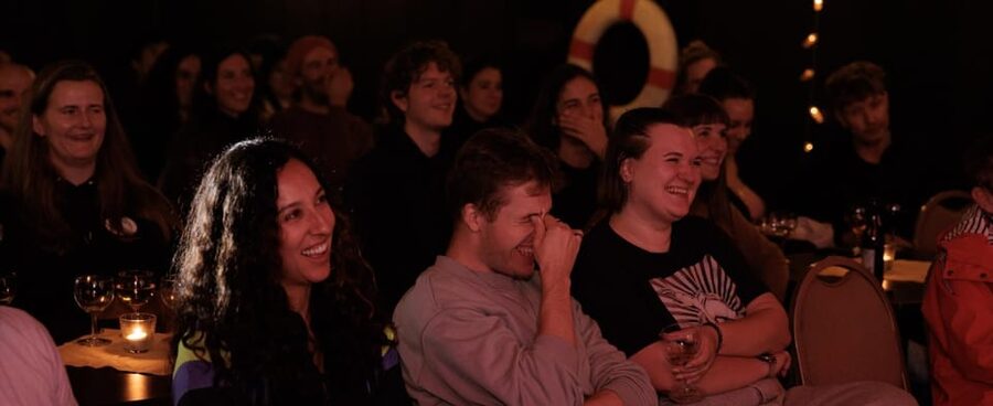 Berlin: Expats in Berlin Comedy Show Ticket - The Bar, the Crowd, and the Fastest Way to Meet People in Berlin