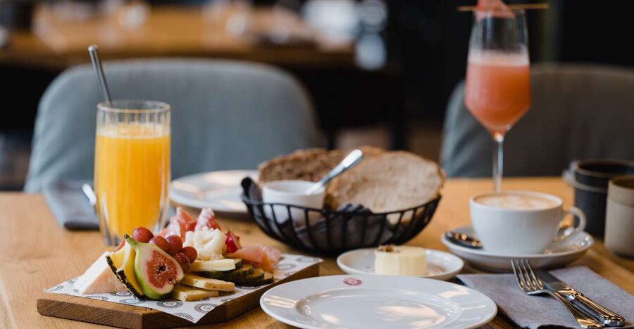 Berlin: Fine Dining Breakfast with Champagne in Schoneberg - Why Frühstück 3000’s Champagne breakfast hits the right note in Berlin