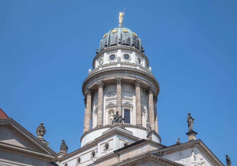 Berlin: Französischer Dom Viewing Platform with Audio Guide - Angel Matts audio guide: how to get the most out of your smartphone