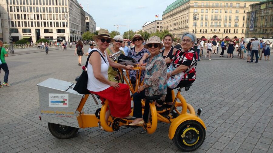 Berlin: Fun Private Guided Sightseeing Tours with Teambikes - The Berlin Wall and Checkpoint Charlie, with time to actually look