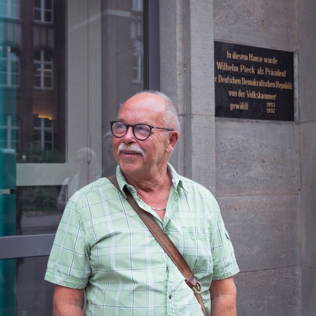 Berlin: GDR witness tour in small group - Friedrichstrasse and the Escape Attempt That Failed