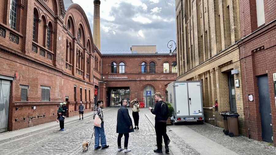 Berlin: Gourmet Food & Cultural Walking Tour - Sustainability in Berlin-Brandenburg, Made Tangible