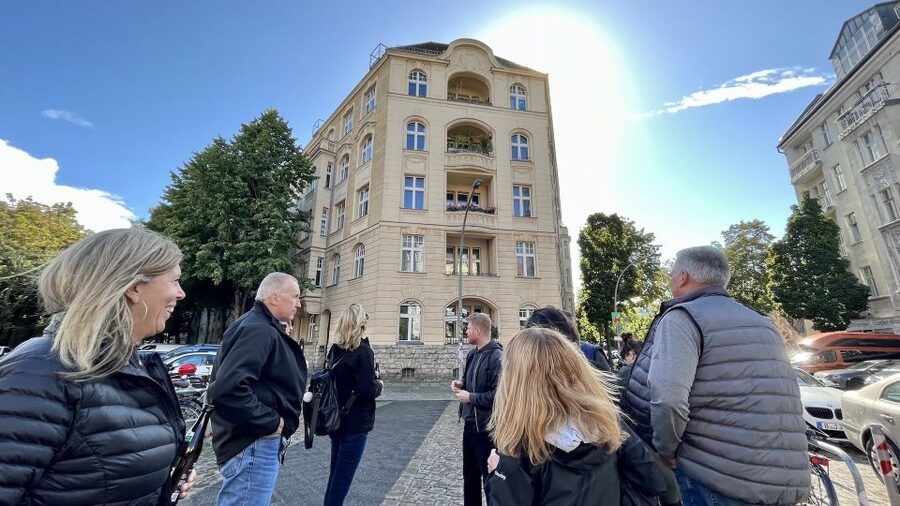Berlin: Gourmet Food & Cultural Walking Tour - Practicalities That Help You Enjoy It More
