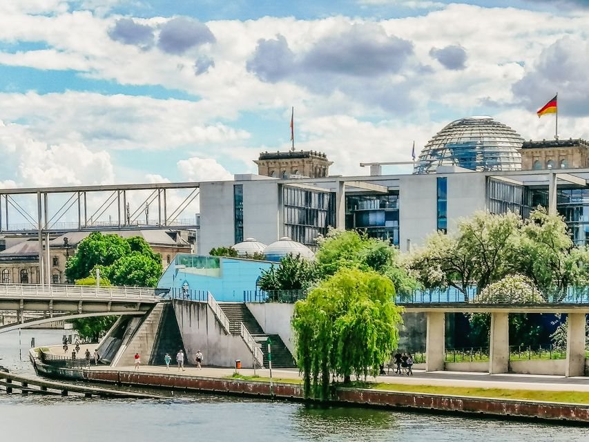 Berlin: Government Quarter Tour and Reichstag Dome Visit - Dome and roof terrace views: the best angle, plus weather reality