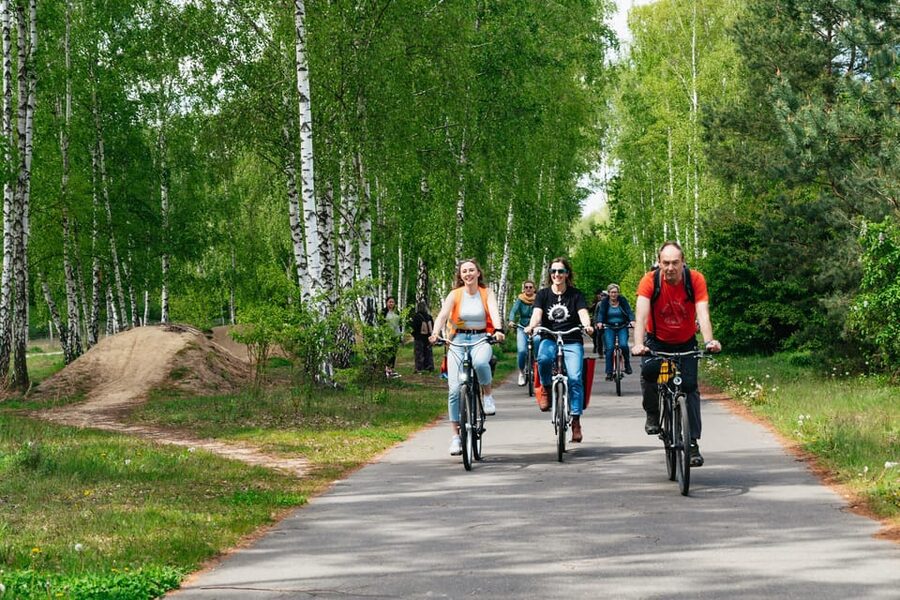 Berlin: Green City Guided Bike Tour - Bürgerpark Pankow and Schönholzer Heide: finishing in quieter nature