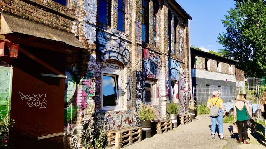 Berlin: Guided Craft Beer & Cultural Tour With Snacks - Your Beer Game Plan: Nine Tastings, Three Stops, Real Comparisons
