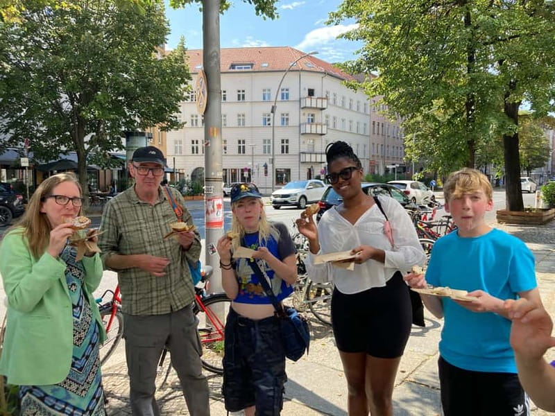 Berlin: Guided Street Food Tour with Tastings - Quick hits you will care about
