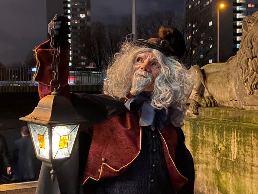 Berlin: Guided Walking Tour by Night - The Lamplighter With the Lantern Glow, a Guide You Actually Follow