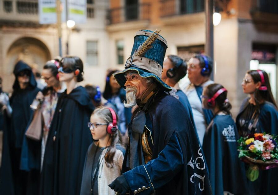 Berlin: Guided Walking Tour by Night - Stereo Headphones and a Live Guide, How the Story Gets Told