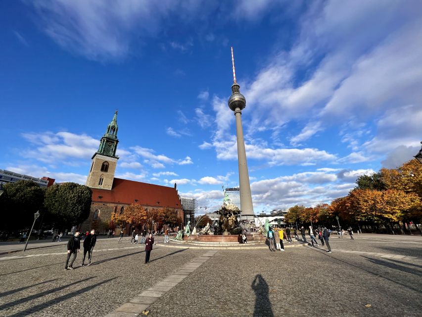 Berlin: Guided Walking Tour in English - Walking Berlin from Alexanderplatz to a Brandenburg Gate finale