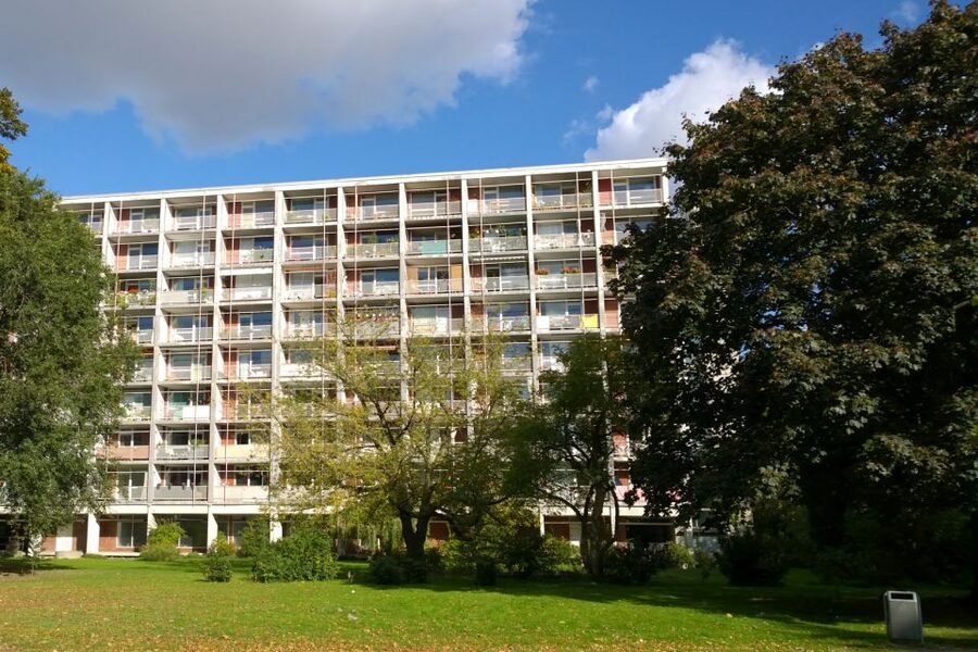 Berlin: Hansaviertel "The City of Tomorrow" Guided Tour - The practical setup: 2 hours of walking, not a marathon