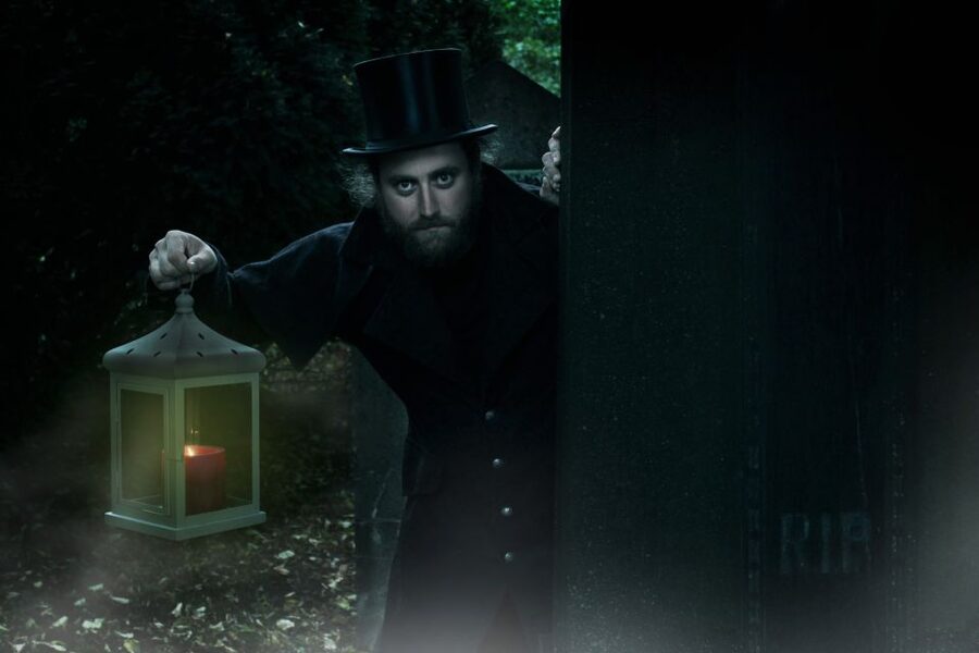 Berlin: Haunted Guided Live Theatre Tour in German - Following a German-Speaking Guide Without Getting Lost