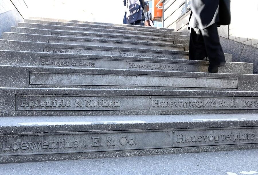 Berlin: Hidden gems around the Gendarmenmarkt - Guided walking tour - German Cathedral, French Cathedral, and the Konzerthaus: More Than Photo Ops