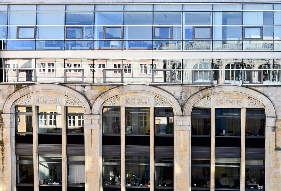 Berlin: Hidden gems around the Gendarmenmarkt - Guided walking tour - Starting at the Right Corner: Gendarmenmarkt Orientation in 2 Hours