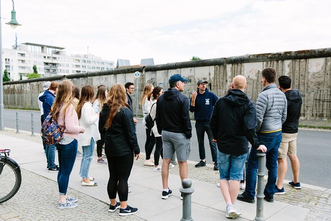 Berlin Highlights 3-Hour Bike Tour - Under den Linden and the museum stretch: culture without committing all day