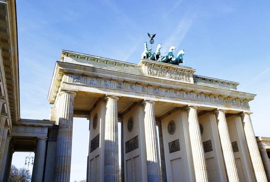 Berlin: Highlights of the City - a Private Bus Tour - Museum Island and Unter den Linden: classic Berlin seen in motion