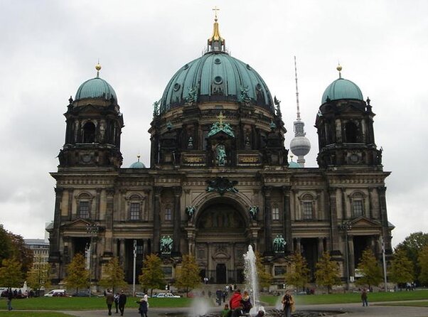 Berlin Highlights Self guided scavenger hunt and Walking Tour - Key Highlights You’ll Actually Feel