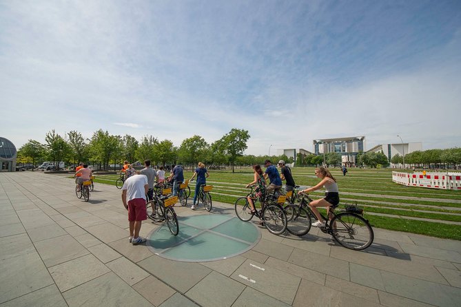 Berlin Highlights Sightseeing Bike Tour in Small Groups - Tiergarten park riding, Victory Column, and photo-friendly breaks