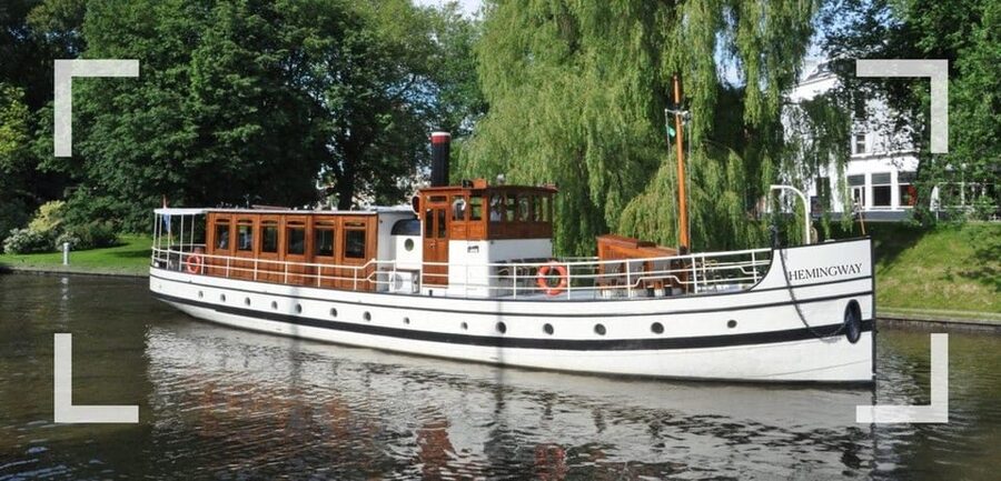 Berlin: Historic Boat Sightseeing City Center Tour - Key highlights you should care about