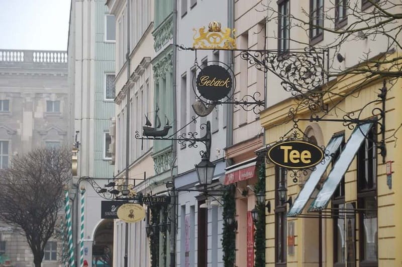 Berlin: Historic Center Walking Tour with a Real Berliner - Key Highlights Worth Showing Up For