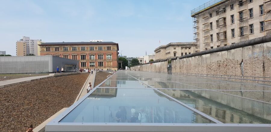 Berlin Historical Highlights Walking Tour - Memorial to Murdered Jews of Europe: time to reflect