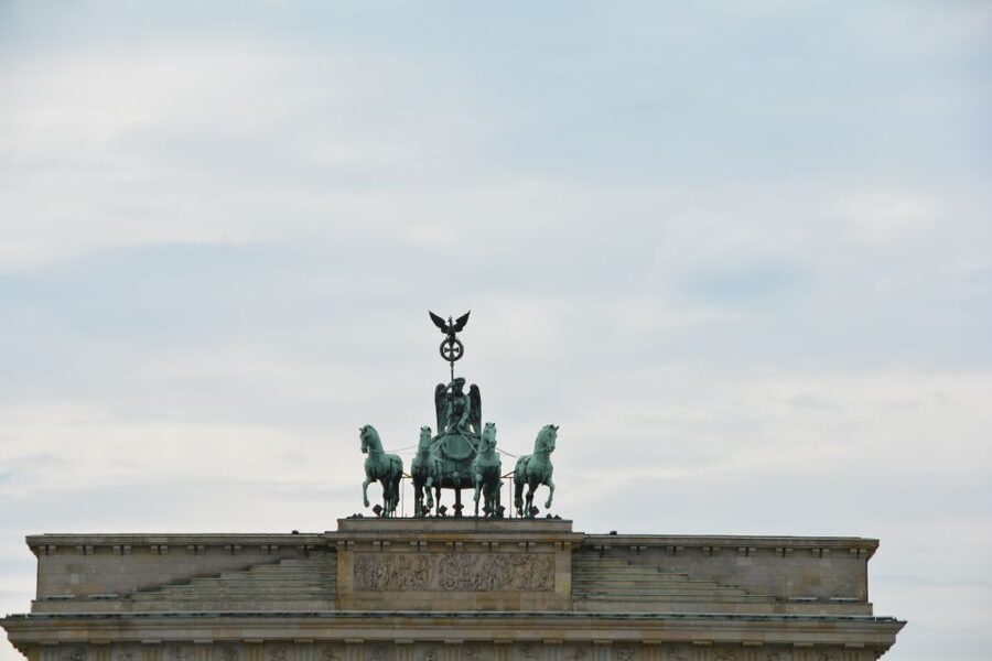Berlin: Historical Sights & Berlin Wall Tour with a Berliner - Starting by Brandenburger Tor, the walk begins on Europäische Prachtstraße