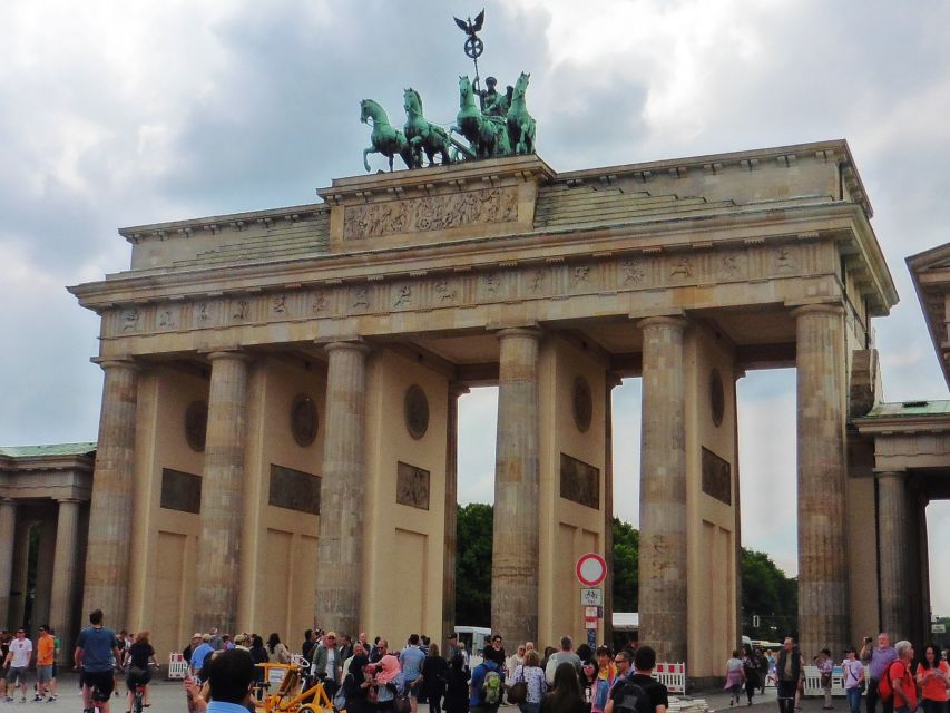 Berlin: Historical Sights & Berlin Wall Tour with a Berliner - Reichstag and the Hotel Adlon area, politics near the old frontline