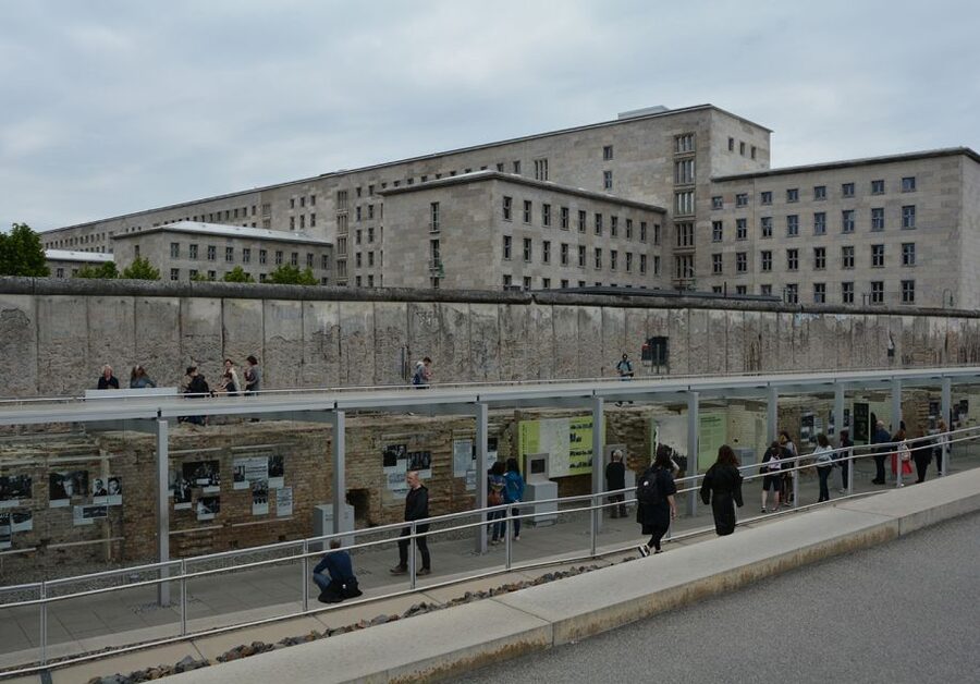 Berlin: Historical Sights & Berlin Wall Tour with a Berliner - Should you book this Berlin Wall tour?