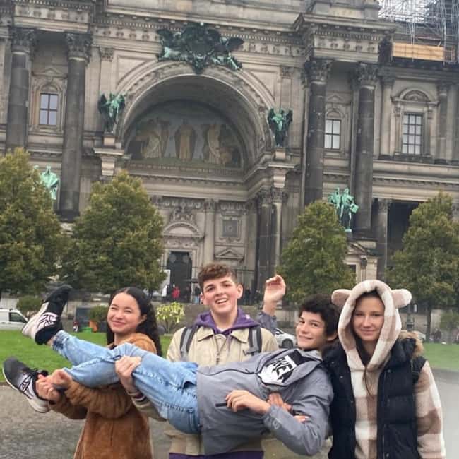 Berlin: History and Sightseeing with Kids (Free for Kids) - Meeting at Yorma’s Inside Alexanderplatz, Where the Adventure Starts
