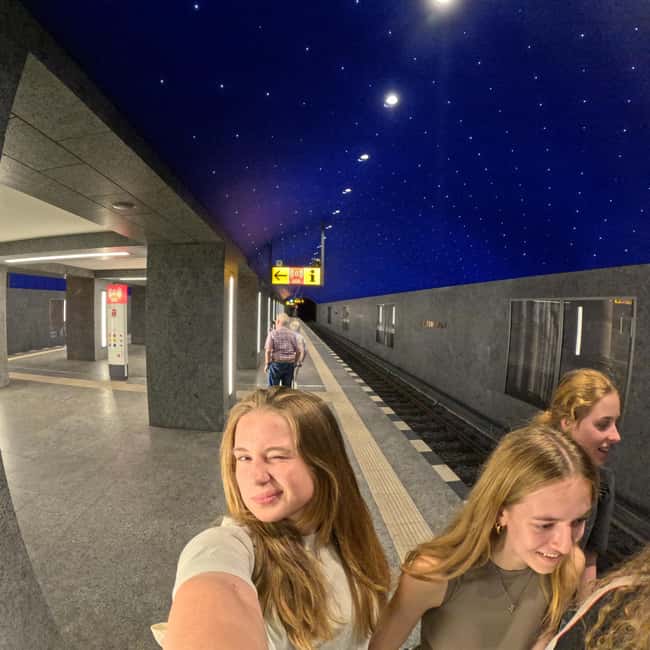 Berlin: History and Sightseeing with Kids (Free for Kids) - Languages, Pacing, and Accessibility That Actually Help
