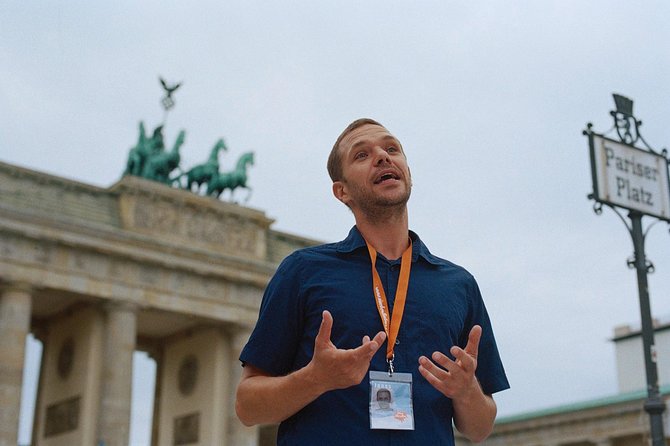 Berlin History Walking Tour with a French-Speaking Guide - Museum Island and the Brandenburg Gate, modern Berlin with historical weight