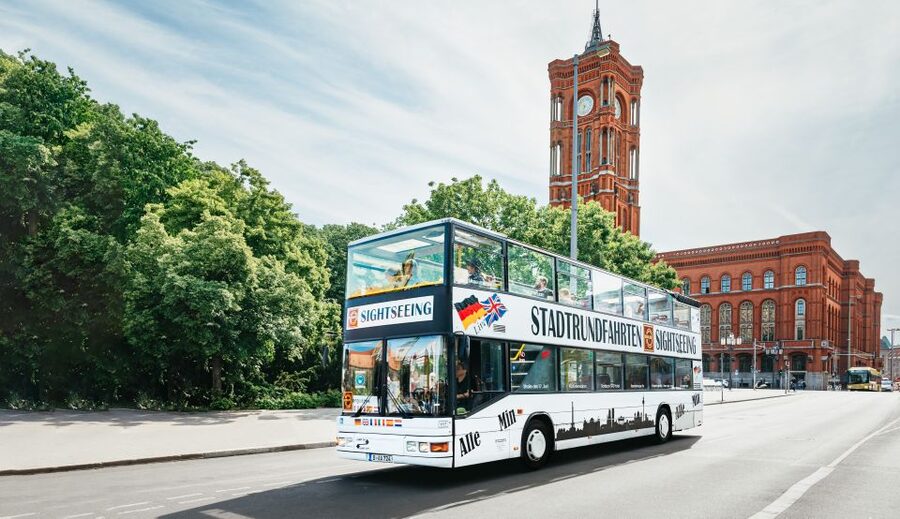 Berlin: Hop-on Hop-off Bus Tour with Live Commentary - Live German and English Commentary: The Real Win on a Hop-on Hop-off Ride