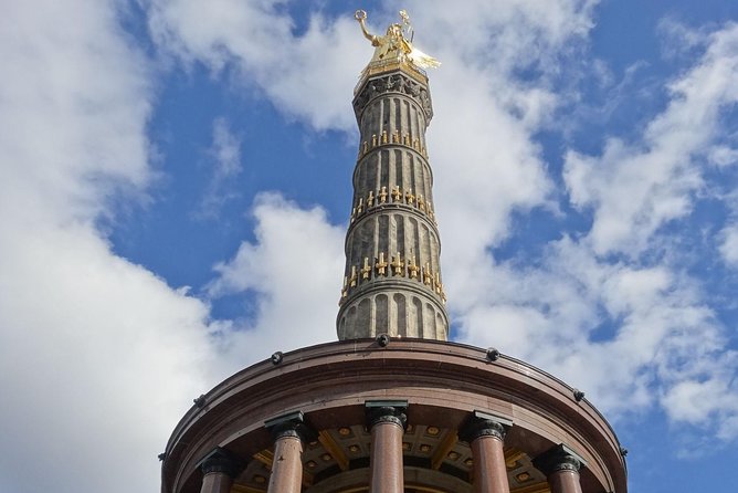 Berlin in one day – day tour with an expert guide - Unter den Linden plus the walk-between: the day’s connective tissue