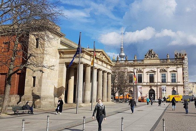 Berlin in one day – day tour with an expert guide - Where you meet, how pickup works, and why the format matters