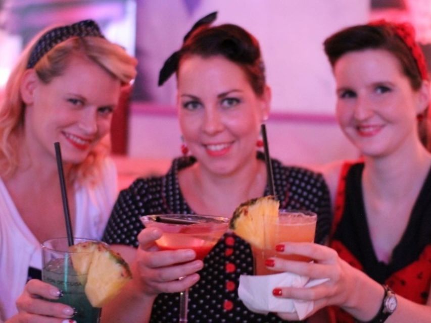 Berlin: Knutschfleck Ticket with Variety Show and Dinner - Berlin Varieté Show: dancing, live music, and stage energy