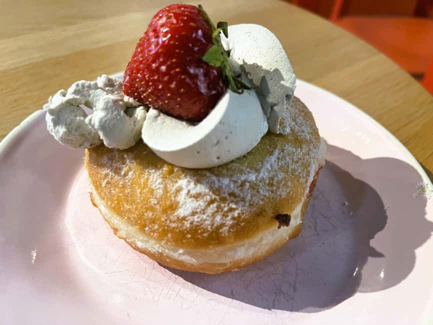 Berlin: Local Food Tour in Secrets Hidden Gems - Finding your way: meeting at Block der Frauen