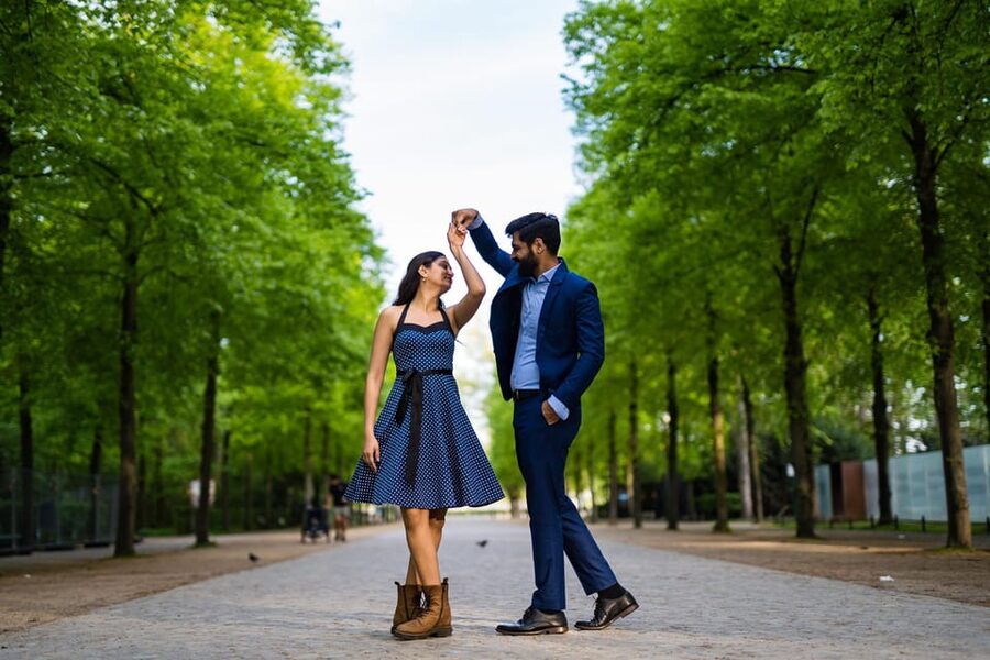 Berlin Love Story: Surprise Proposal Photography Session - Choosing the right Berlin proposal spot for real photos