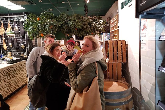 Berlin Mitte kulinarisch – Die Food Tour - Mitte History You Can See, with Stories Tied to Buildings