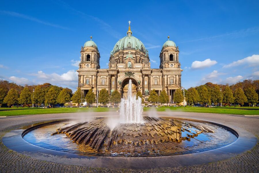 Berlin: Museum Island Guided Walking Tour - Historical Harbor and the Ship Lock: Berlin Gets a Maritime Mood