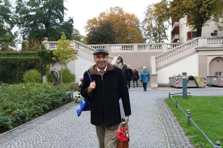 Berlin: Neukölln Walking Tour - Ilsenhof: a 1920s residential complex you can read like architecture