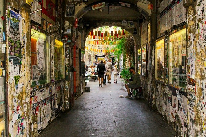Berlin Off-the-Beaten-Path Walking Tour: Kreuzberg, Mitte and Friedrichshain - Food Stops Without a Set Menu: Currywurst, Doner Kebab, and Prater Garten
