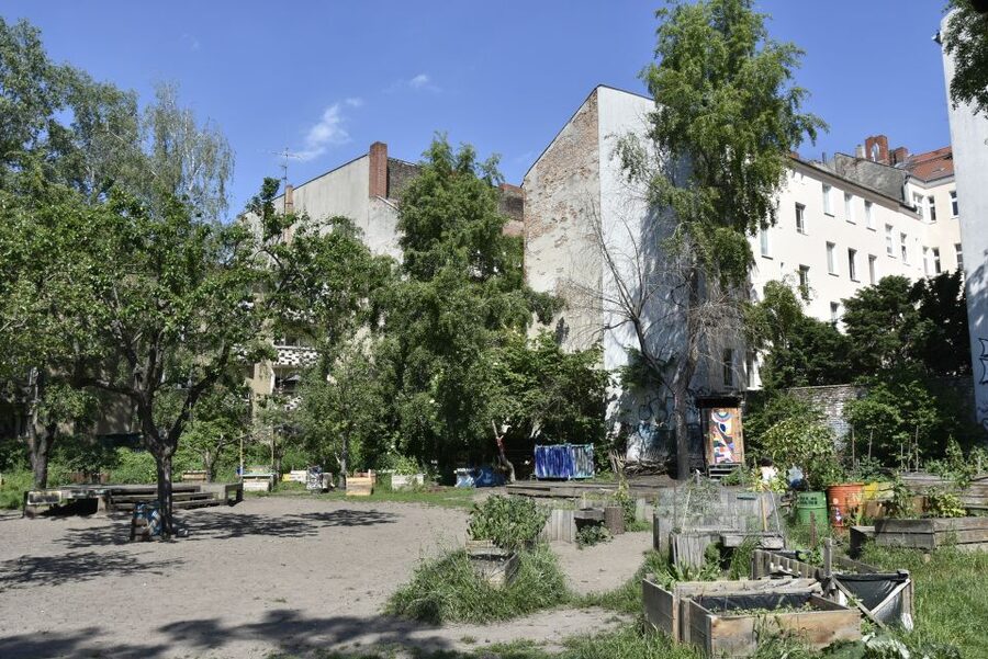 Berlin: Old Neukölln Private Walking Tour - Fires in Rixdorf: why disasters become neighborhood memory