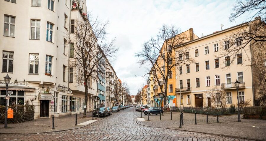Berlin: Old Neukölln Private Walking Tour - Old Bohemian school house and Comenius Garten: education and everyday life